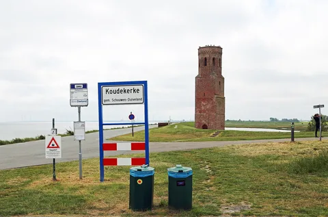 Burgh-Haamstede (Schouwen-Duiveland, Netherlands): the Plompe Toren, belltower of the former village of Koudekerke